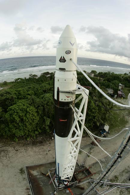 SpaceX Scrubs Falcon 1 Launch Debut for Third Time